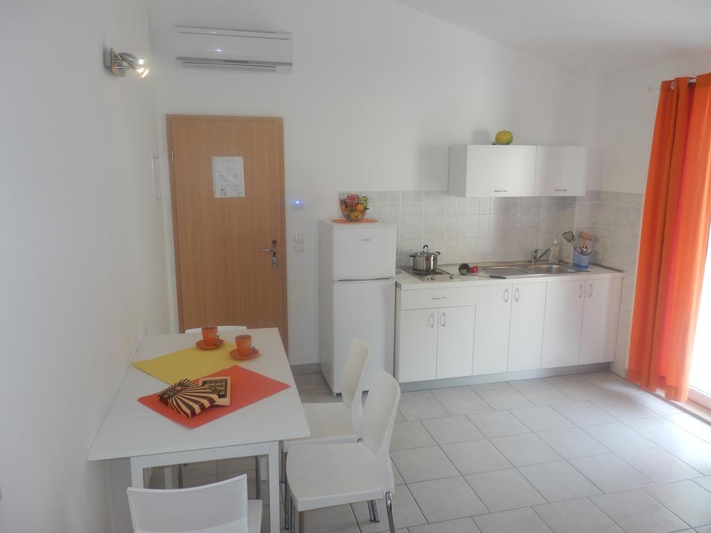 Apartments Rica Omiš Екстериор снимка